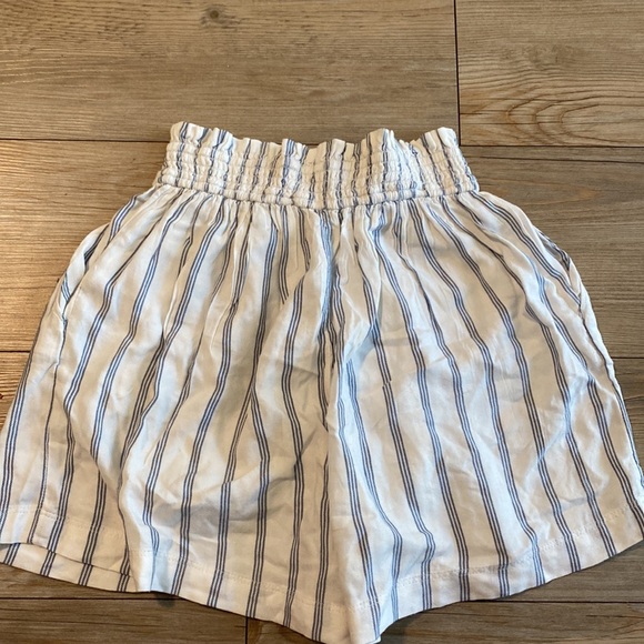 Hollister Coastal Style shorts - Picture 3 of 3